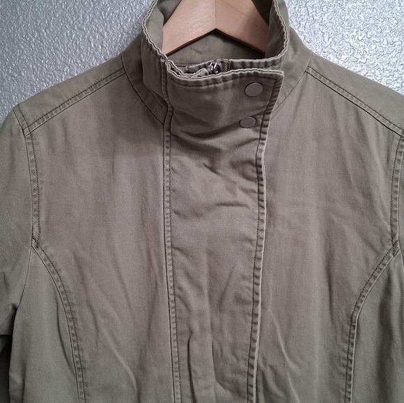 H&M Divided Stylish Sage Green Jacket     Size 10 - Picture 2 of 14